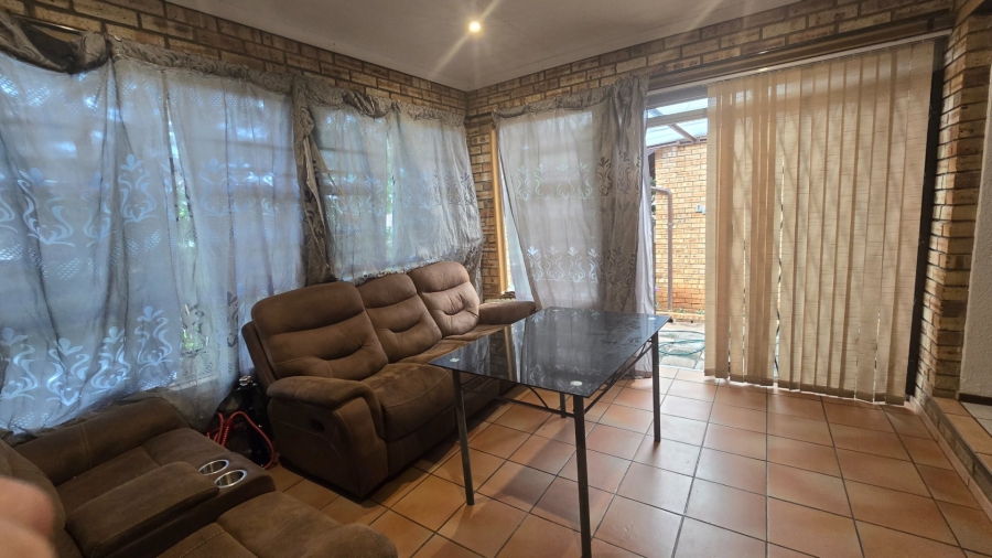 3 Bedroom Property for Sale in Safari Gardens North West